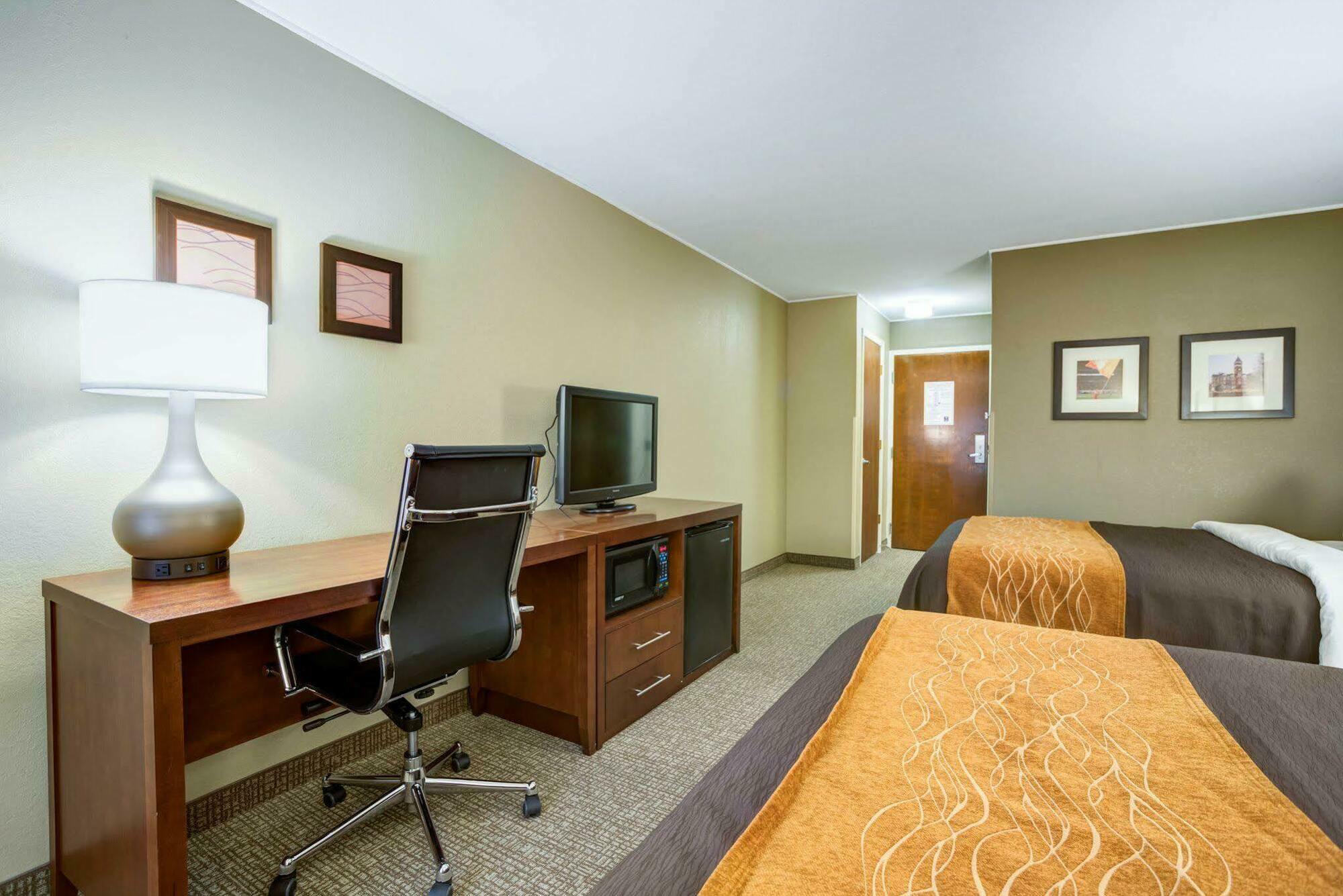 Comfort Inn & Suites Clemson - University Area Buitenkant foto